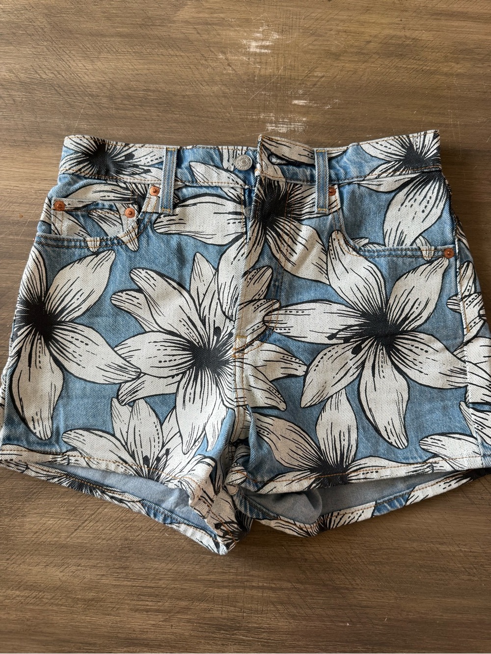 Levi & Farm Rio Collab! Jean Shorts Size 27 NWOT
